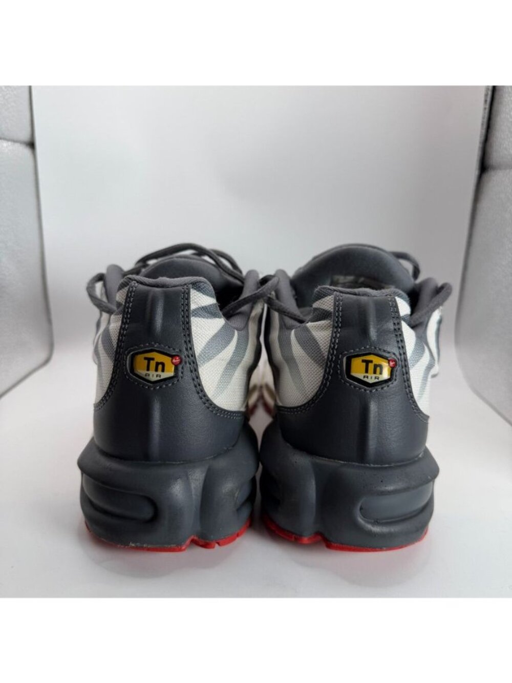 Nike Air Max Plus Gray/White/Red Running Shoes Size 10 Mens Athletic Sneakers - Picture 5 of 9